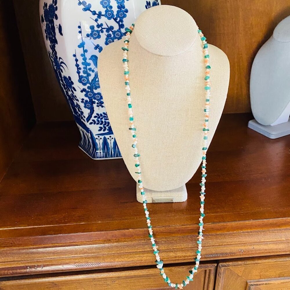 Vintage Multi Gemstone Necklace – Malachite, Coral & Mother of Pearl Chip Beads - Picture 7 of 8